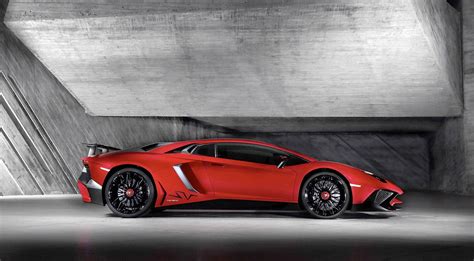  Let’s Go! Lamborghini Aventador SV:  A Blast From the Past into a Futuristic Playground